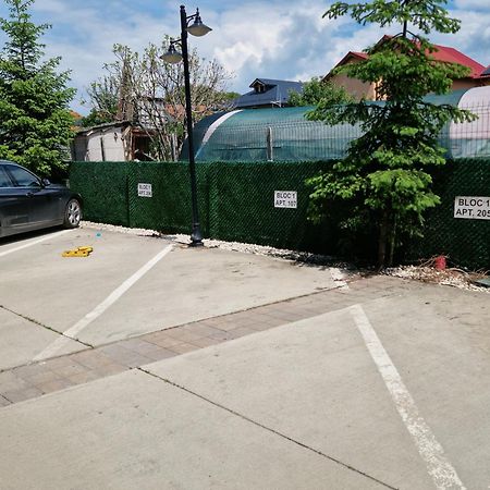Apartament In Отопени Экстерьер фото
