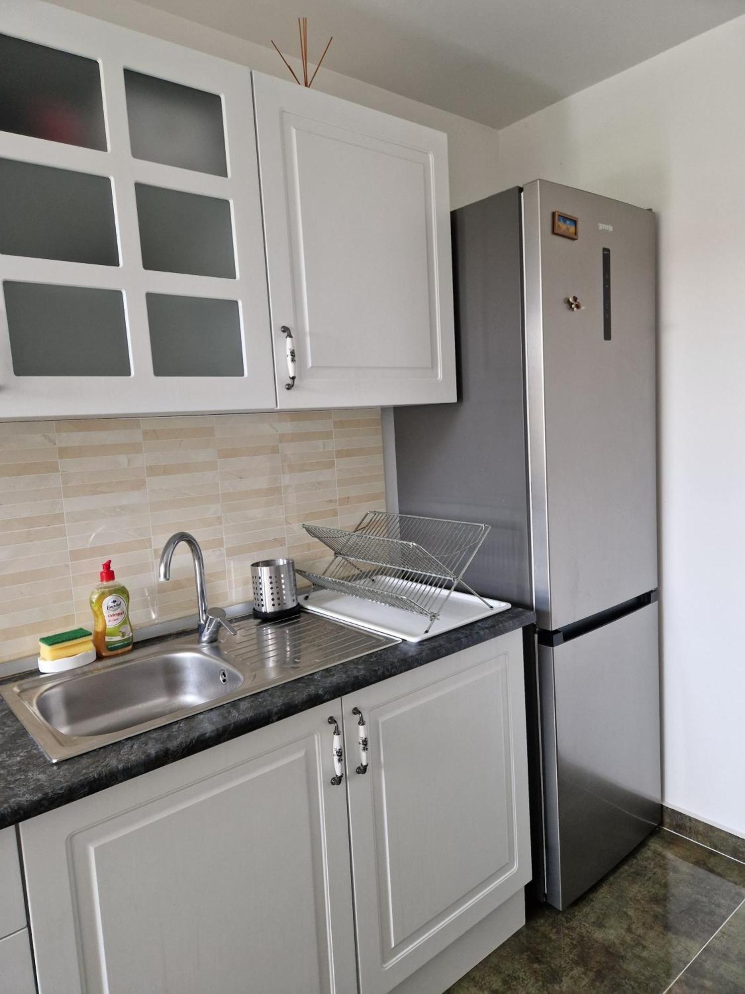 Apartament In Отопени Экстерьер фото