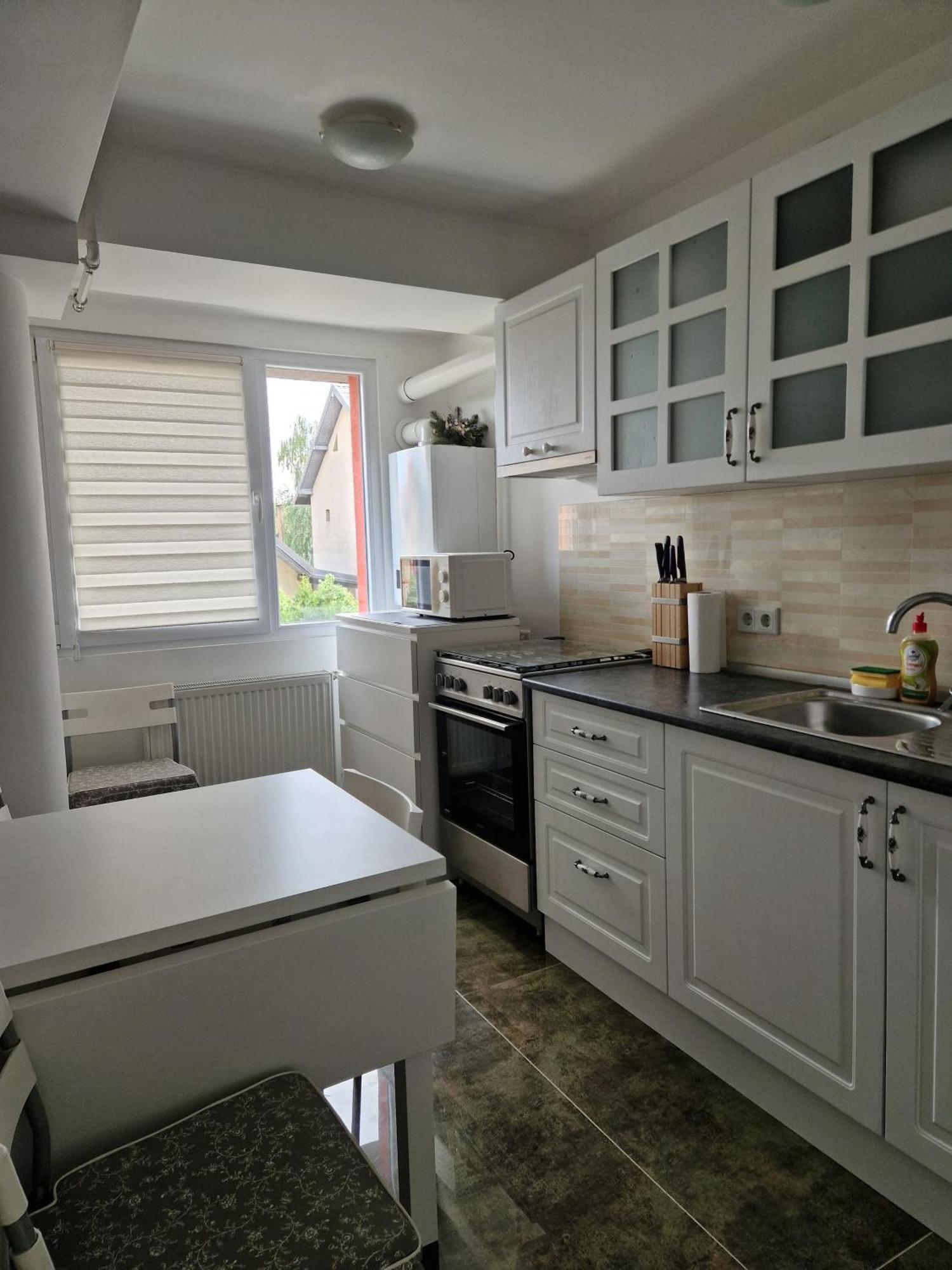 Apartament In Отопени Экстерьер фото